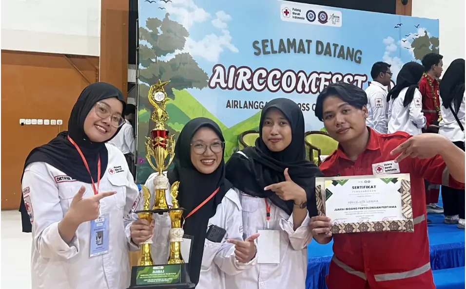 Foto Penghargaan dan Prestasi Juara 1 Tingkat Nasional bidang Kesehatan di ajang Airlangga Red Cross Competition Festival 2025