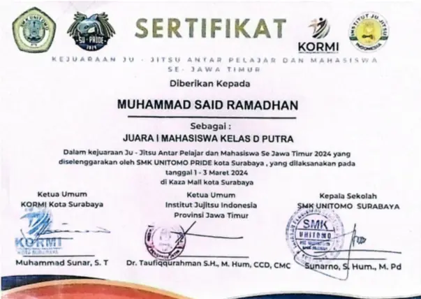 Foto Penghargaan dan Prestasi Juara I Fighting Mahasiswa Kelas 60 kg Kejuaraan Ju-Jitsu Antar Pelajar dan Mahasiswa se-Jawa Timur 2024