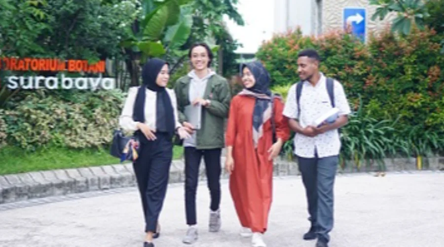 Gambar Berita 20 UM Surabaya Students Pass Singapore Polytechnic's Virtual Exchange Program