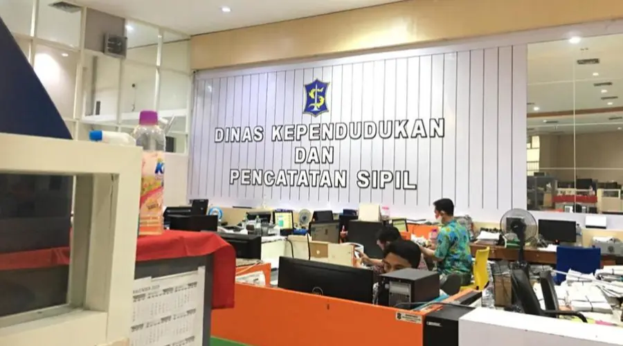 Gambar Artikel 7.642 Eks Suami di Surabaya Diblokir Dispendukcapil karena Tak Bayar Nafkah, Ini Kata Dosen UMSURA