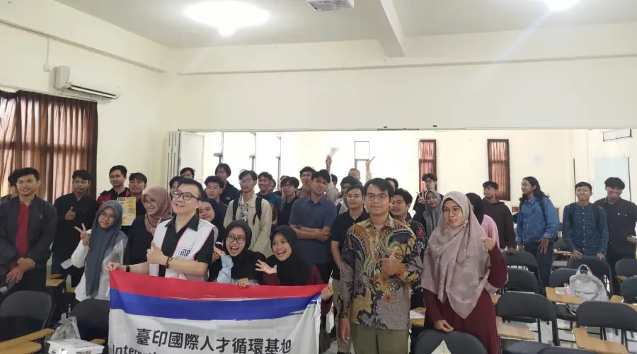 Berita Fakultas Teknik UMSURA Gelar Sosialisasi Double Degree Batch 2, Tawarkan Studi dan Kerja di Taiwan