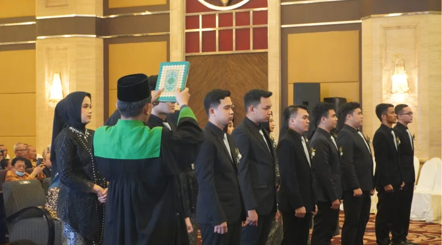 Gambar Berita FK UM Surabaya Lantik dan Ambil Sumpah 15 Dokter Baru