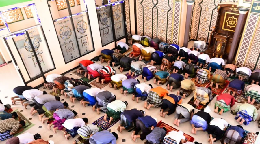 Gambar Artikel Hukum Meninggalkan Shalat Jumat Tanpa Alasan