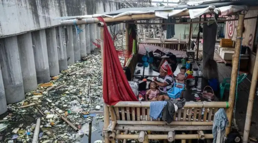 Berita Terbaru Indonesia Disebut Peringkat Dua Negara dengan Penduduk Miskin Terbanyak, Ekonom UMSurabaya Beri Tanggapan