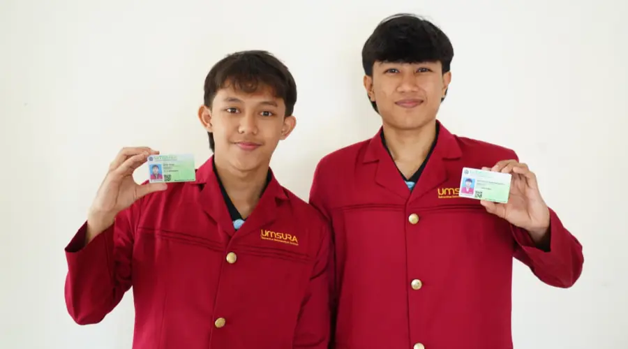 Gambar Berita Kapten Timnas Futsal U-19 Reivan Revian dan Andi Umayyah Resmi jadi Mahasiswa UMSURA
