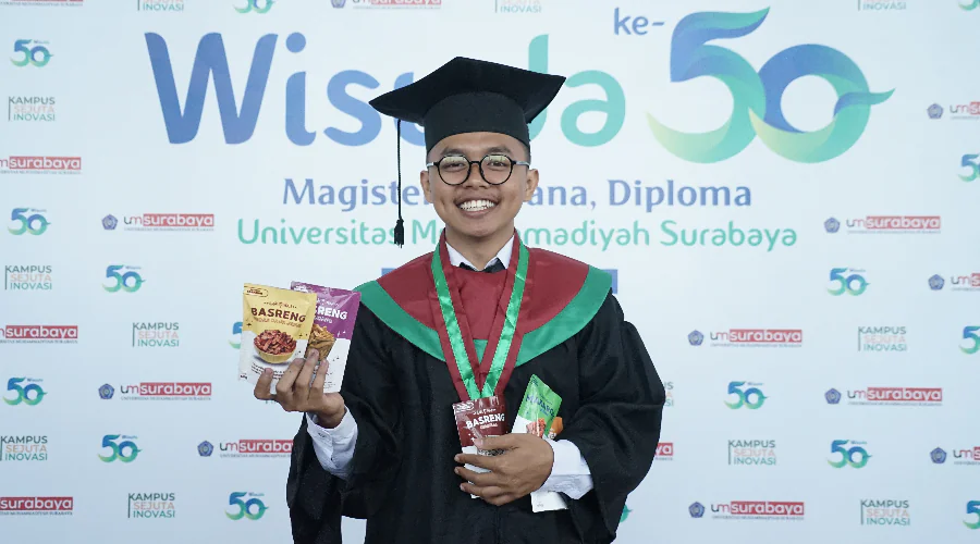 Gambar Berita Kisah Abdullah Faqih, Wisudawan yang Sukses Miliki Usaha Basreng