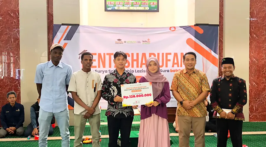 Berita Terbaru Lazismu Umsura Salurkan Beasiswa untuk 73 Mahasiswa, Termasuk Mahasiswa Asing Terdampak Perang