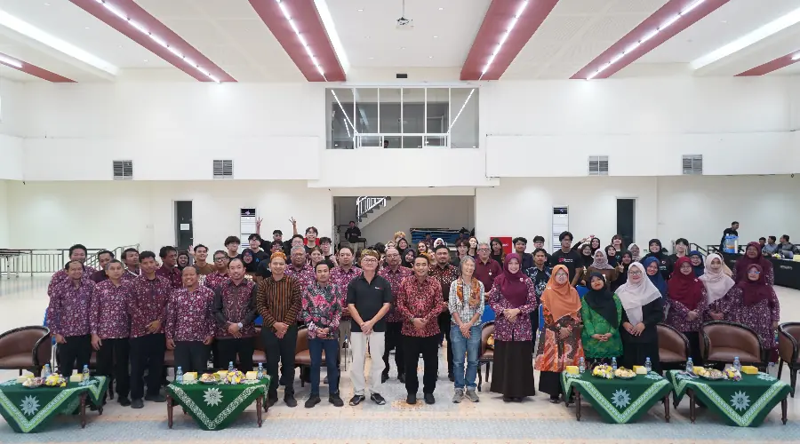 Gambar Berita LeX Singapore Polytechnic Kolaborasi Umsura Kembangkan Inovasi UMKM Pecel Semanggi hingga Peternakan Ayam
