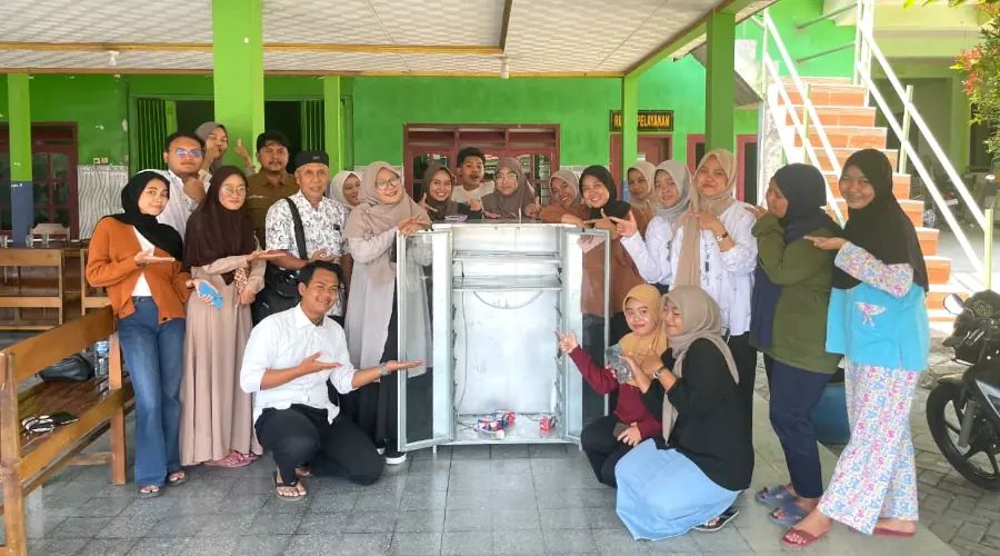 Gambar Berita Mahasiswa KKN UMSurabaya Bantu UMKM, Ciptakan Inovasi Fermentor Tempe “TempeFast” Berbasis Tenaga Listrik