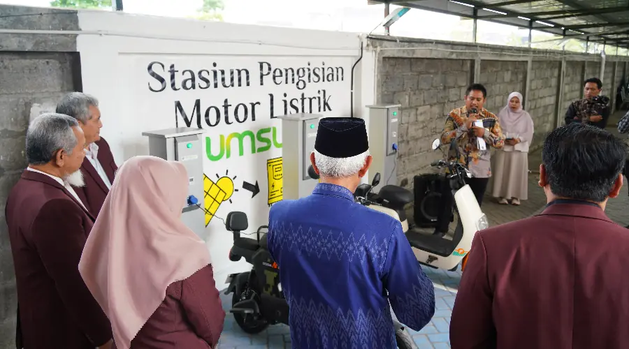 Latest News Milad ke-42, UMSURA Luncurkan Stasiun Charging Motor Listrik Berbasis Panel Surya