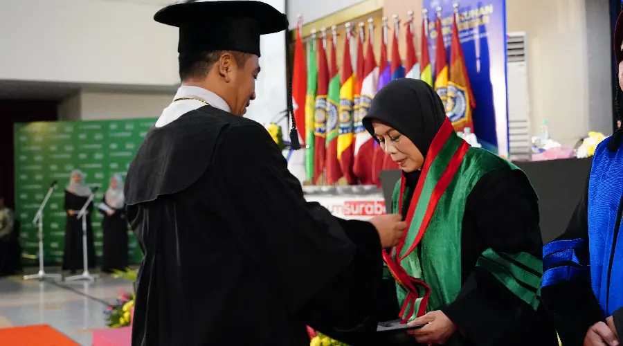 Gambar Berita Prof. Sujinah Dikukuhkan sebagai Guru Besar Bidang Kepakaran Pembelajaran Bahasa dan Sastra Indonesia UMSurabaya