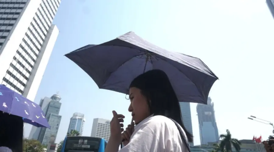 Gambar Artikel Psikolog UMSurabaya: Cuaca Panas di Surabaya Picu Emosi dan Turunkan Produktivitas