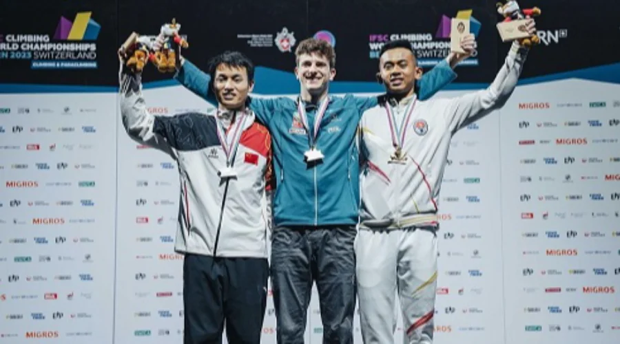 Gambar Berita Rahmad Adi Mulyono, UM Surabaya Student Wins Bronze Medal in Rock Climbing in Bern, Switzerland