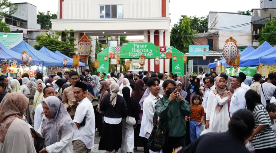 Berita Terbaru Ratusan Warga Ramaikan Pasar Rakyat EcoFest UMSURA, Ada Hadiah Tour Luar Negeri hingga Umroh