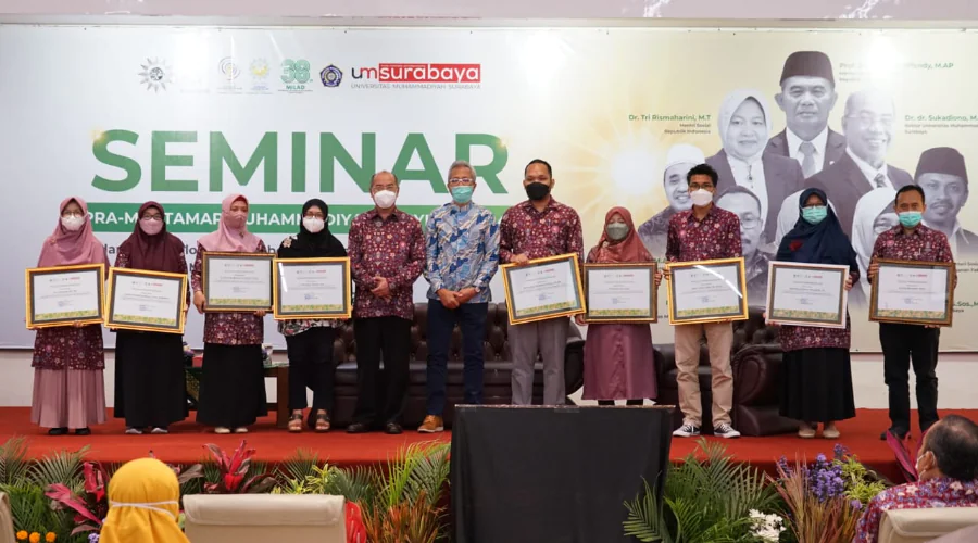 Gambar Berita Rektor UM Surabaya Berikan Penghargaan Kepada 9 Dosen yang Berdedikasi pada Muhammadiyah dan Kaum Mustad’afin