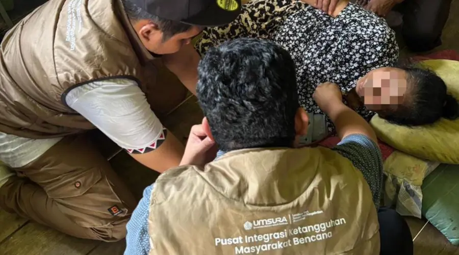 Gambar Berita Relawan Muhammadiyah UMSURA Evakuasi Warga Kritis di Tanjung Pura Sumatera Utara