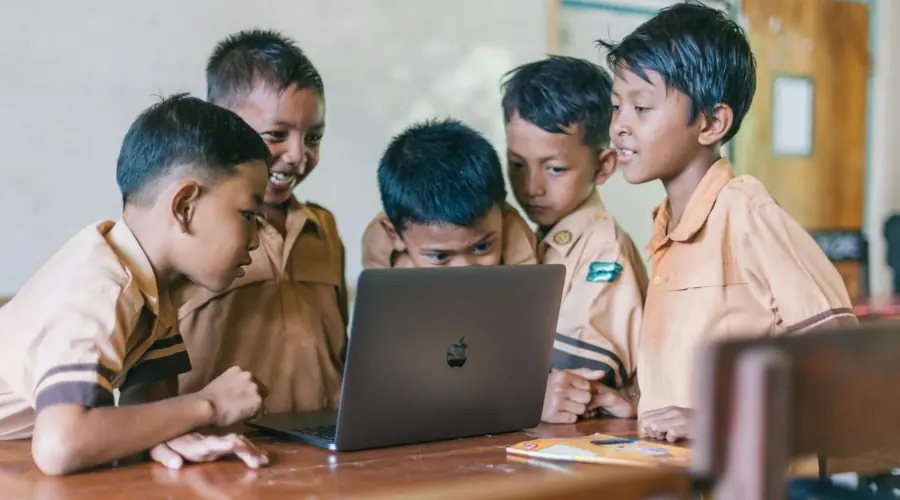 Gambar Artikel Soal Kebijakan Belajar Coding Sejak Kelas 5 SD, Ini Respons Pakar Pendidikan UM Surabaya