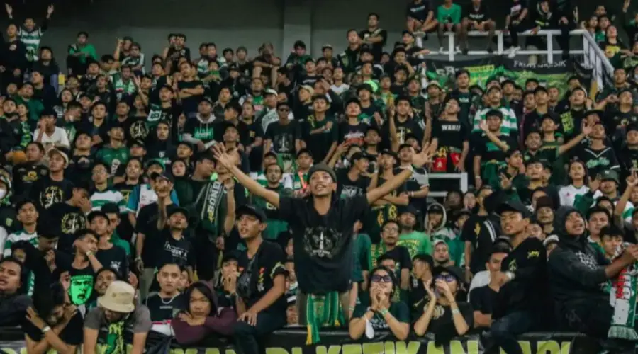 Gambar Berita Spesial Ulang Tahun Persebaya ke-98, UM Surabaya Gratiskan Formulir Pendaftaran untuk Bonek dan Bonita, Ini Ketentuannya!