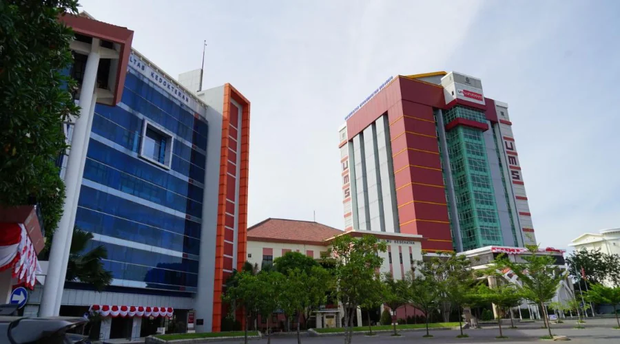 Gambar Berita UM Surabaya Enters the Top 20 Rankings of the Best PTS in Indonesia, Webometrics Version 2023