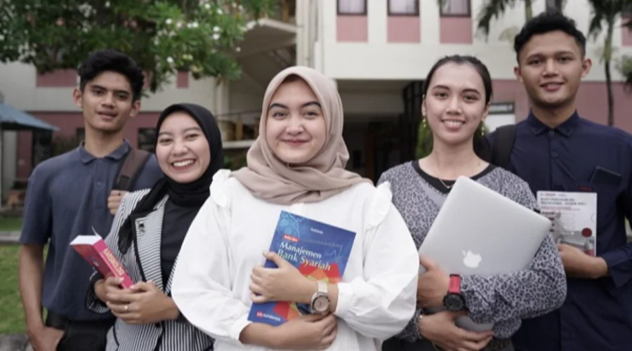 Gambar Berita UM Surabaya Masuk Top 3 Peringkat Universitas Swasta Terbaik Se-Surabaya Versi UniRank 2023