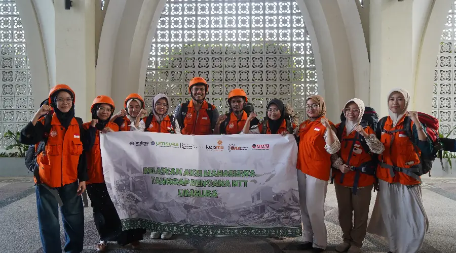 Berita Terbaru Umsura Berangkatkan 11 Mahasiswa Relawan ke NTT, Fokus Pemulihan Pascagempa di Ende