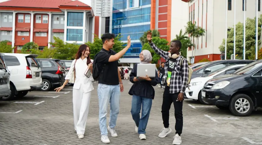 Gambar Berita Tukar Tiket Mudik dengan Daftar Kuliah di UMSURA, Ada Potongan 50% Ini Caranya!