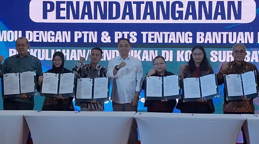 Berita UMSURA Ikuti Penandatanganan MoU Bantuan Biaya Pendidikan Bersama 25 PTN dan PTS di Surabaya