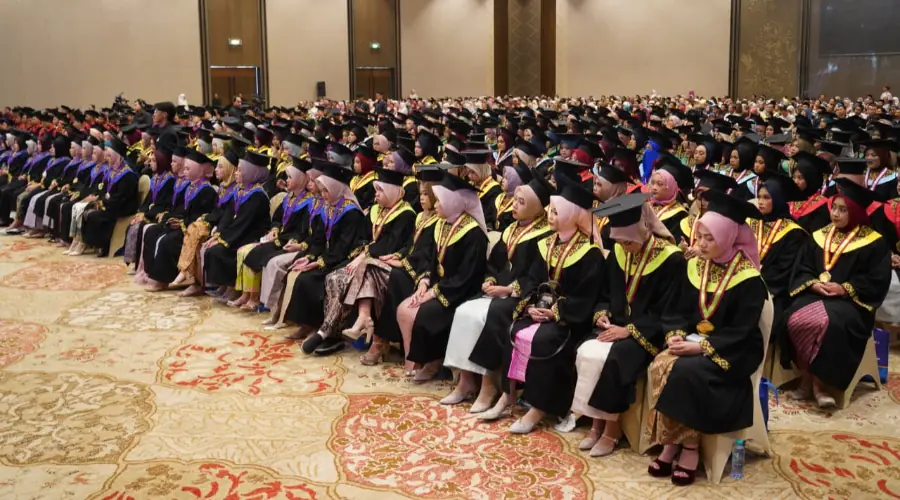 Gambar Berita Umsura Wisuda 456 Lulusan, Siapkan Prodi Baru dan 9 Guru Besar