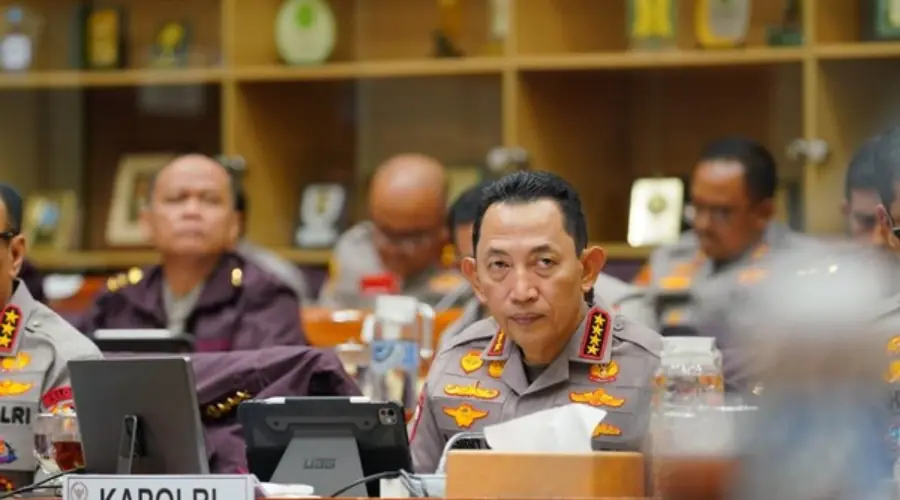 Gambar Artikel Wacana Polri di Bawah Kementerian Ditolak Kapolri, Akademisi Ingatkan Bahaya “Super Power”